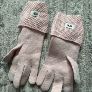 UGG Blush Pink Knit Gloves